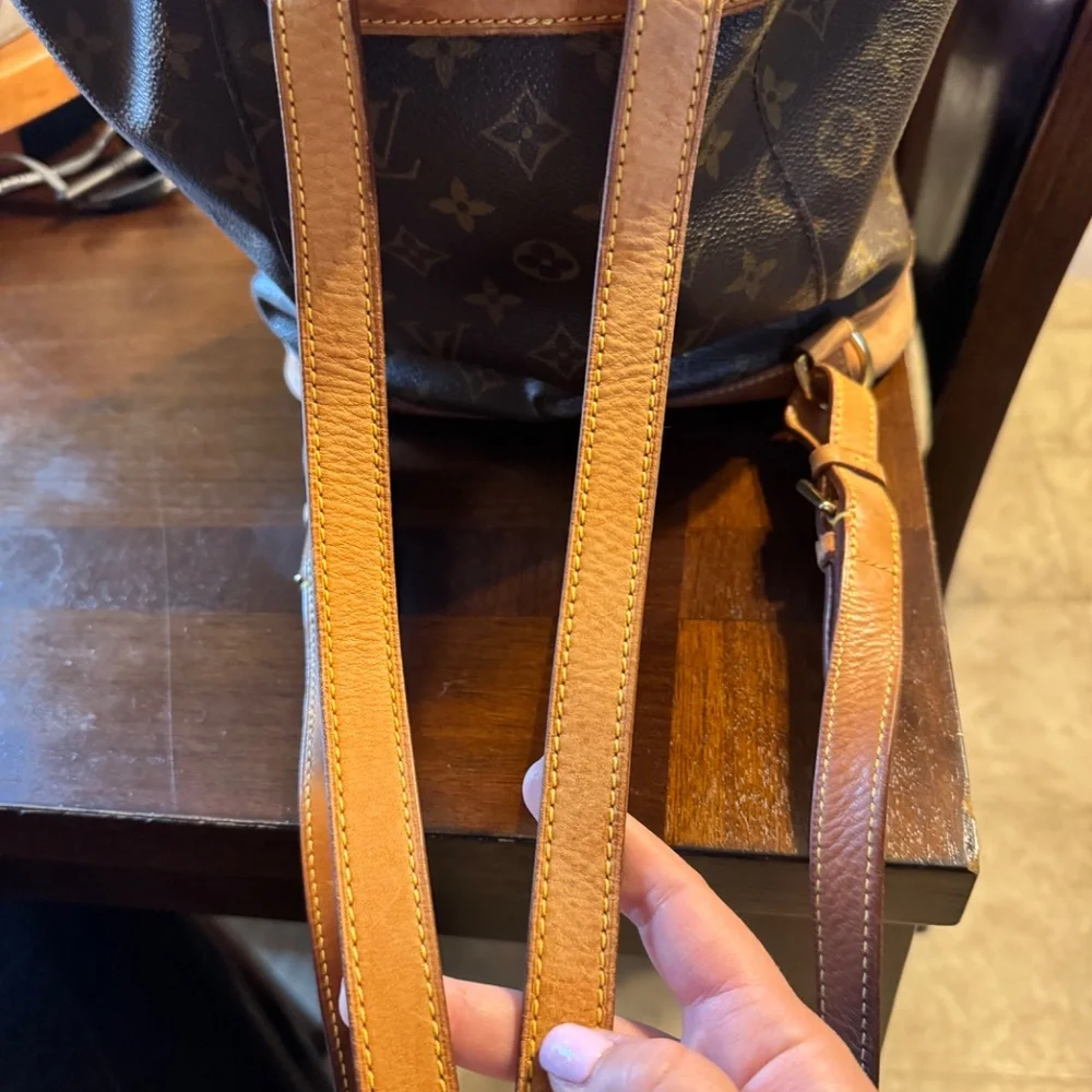 Louis Vuitton backpack - Picture 3 of 7